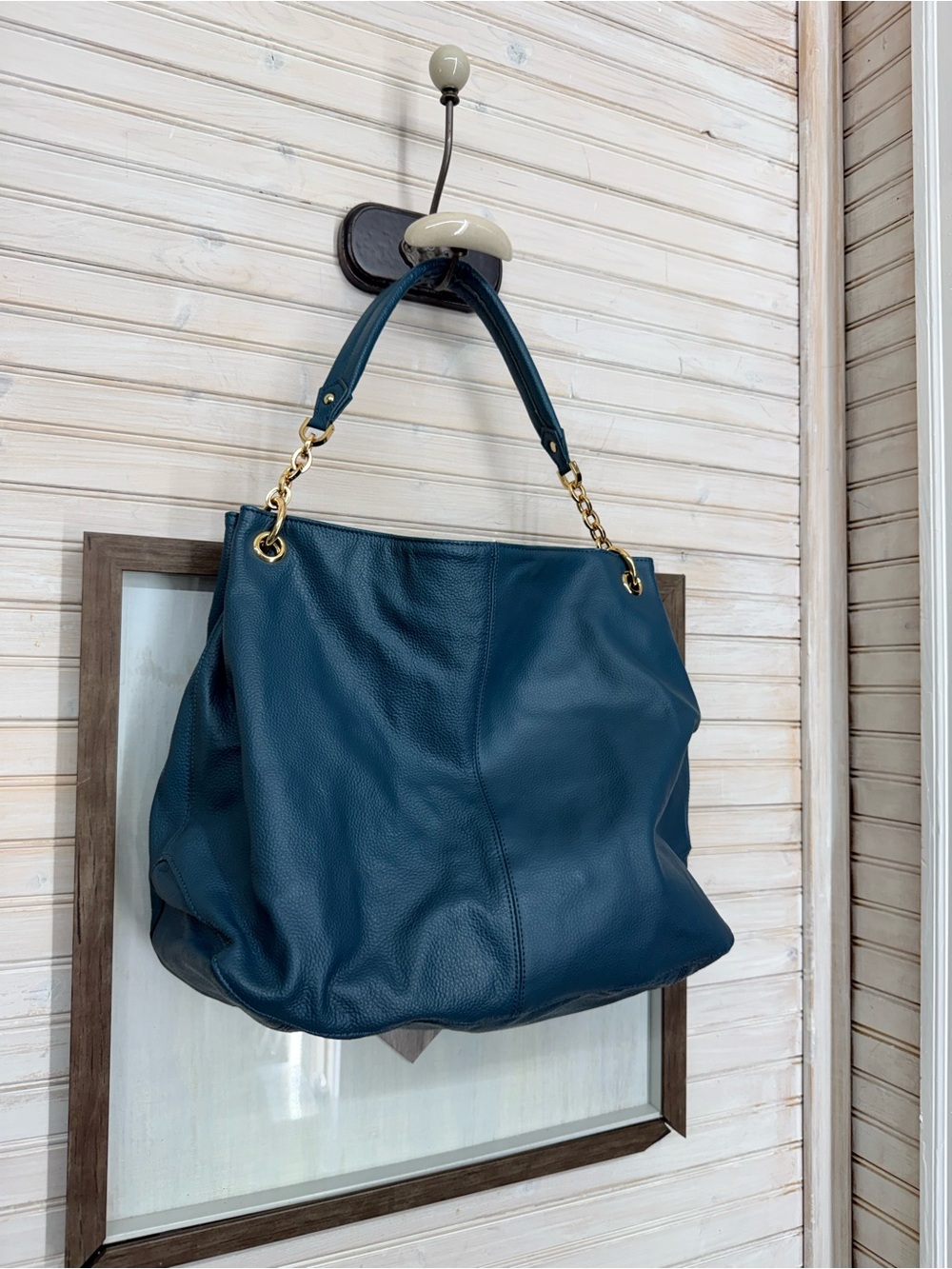 Cuore & Pelle Women's Deep Teal Leather Shoulder Bag with Gold Chain Accents